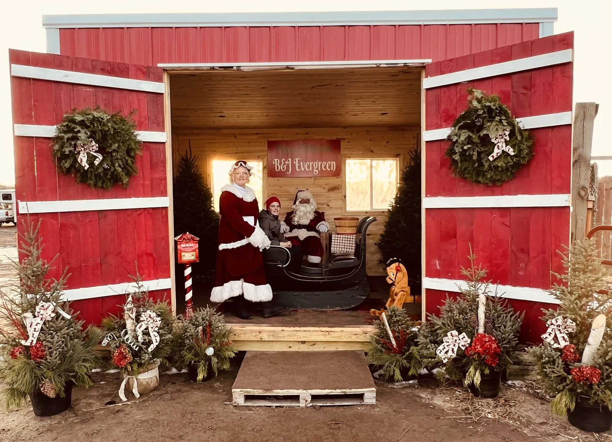 Visitors at the B&J Evergreen Clear Lake farm
